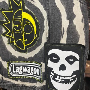 5-6 year old- Size S kids - - Rick & Morty - One-of-a-Kind Battle Vest –