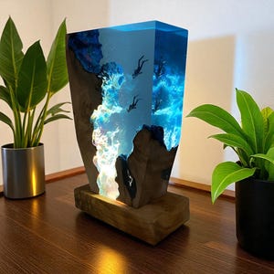 Seabed Resin Table Lamp: Diver Figurines, Deep Sea Decor