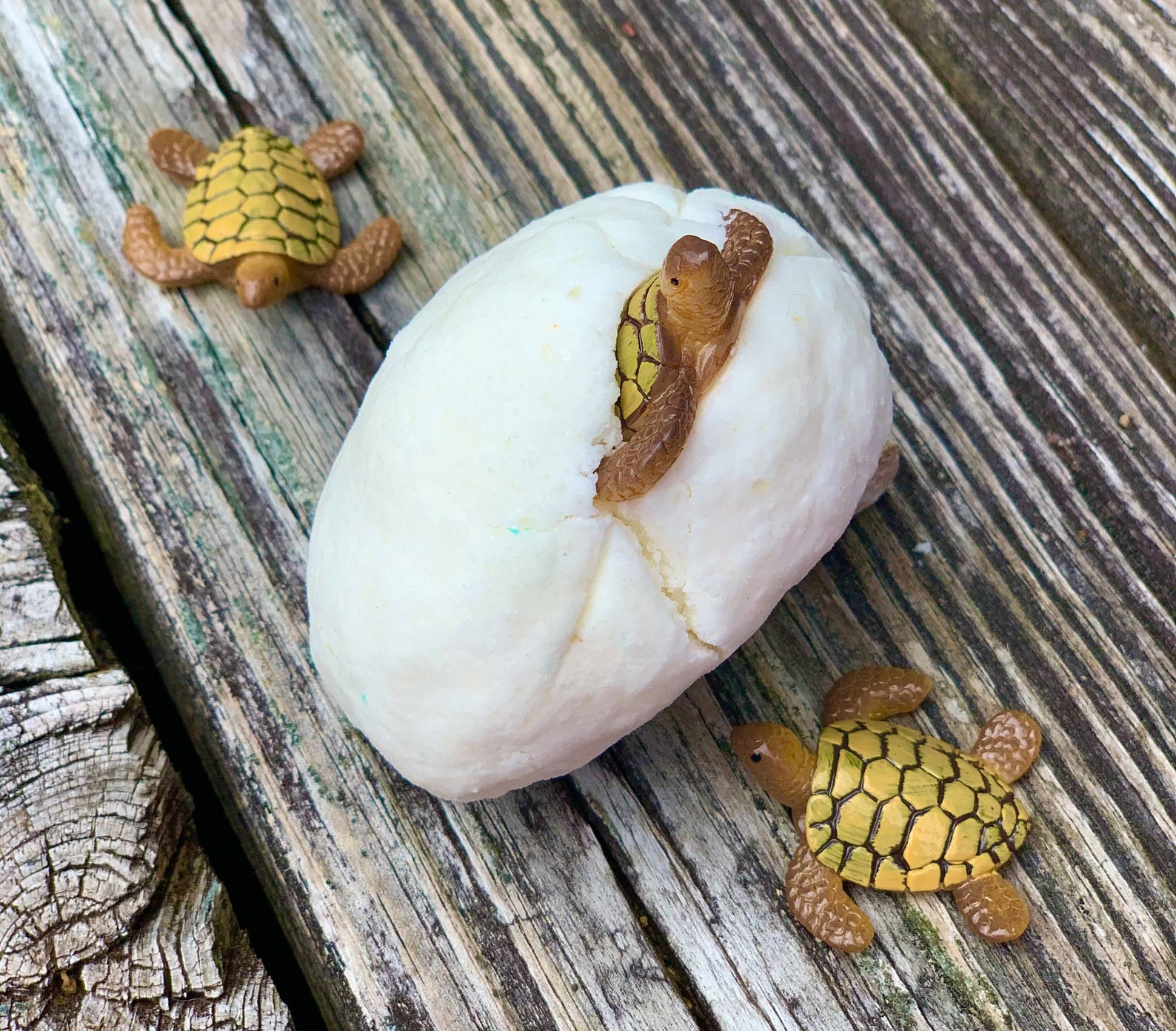 hatching easter egg bath toy