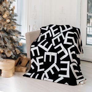Custom Initial Name Blanket, Letter Monogram Blanket, Personalized Plush Throw, Christmas Present, Monogram Blanket, Family Xmas, Cozy Throw