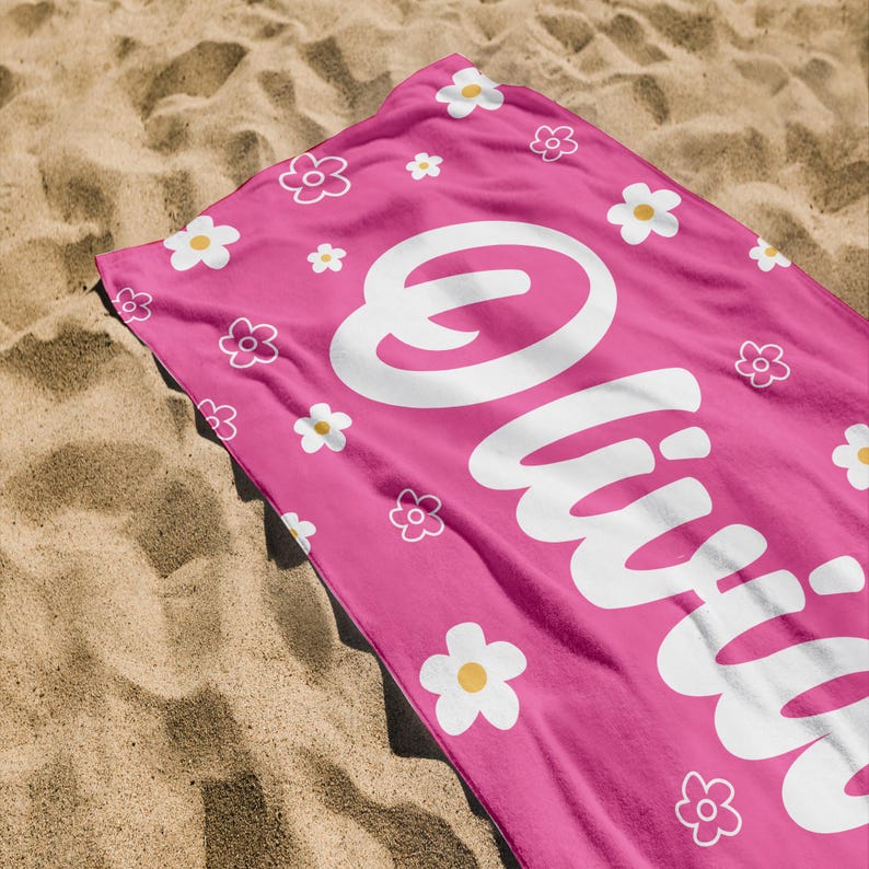 Toalla de playa personalizada Daisy, toalla de piscina personalizada Groovy, regalos para despedidas de soltera y damas de honor, toallas de piscina personalizadas con nombre para niños, toalla de playa para niños imagen 5
