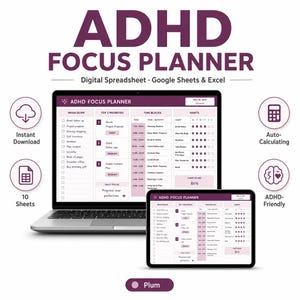 Op de afbeelding: Een digitale ADHD Focus Planner, weergegeven op een laptop en tablet. De planner, in pruimtinten, bevat secties voor brainstorming, topprioriteiten, tijdsblokken en gewoonten. De schermen tonen "ADHD Focus Planner" en "Digital Spreadsheet".