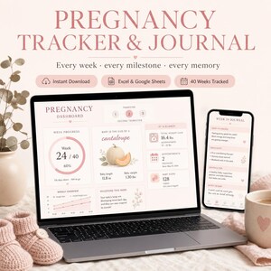 Könnte beinhalten: Ein Laptop und ein Smartphone zeigen einen Schwangerschafts-Tracker und ein Journal. Der Laptop zeigt Woche 24, mit der Größe des Babys als Cantaloupe. Das Telefon zeigt eine Journalseite. Rosa gestrickte Babyschuhe und eine Tasse sind im Vordergrund.