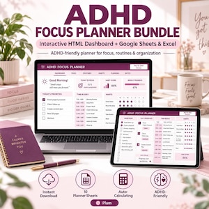 Può includere: Un pacchetto di pianificazione ADHD con un laptop e un tablet che mostrano un'interfaccia dashboard digitale. Include un taccuino a spirale color prugna, una penna abbinata e una tazza con il testo Focus Feels Good. Icone per il download.