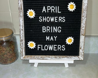 Letter board Daisies
