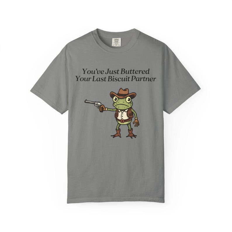 Camiseta de rana vaquera Comfort Colors®, camiseta "Acabas de untarle mantequilla a tu última galleta", meme divertido del oeste imagen 12