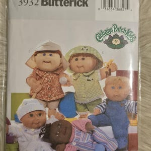 BUTTERICK 3932 Eén maat naaipatroon voor kool Patch Kids & babypop Shorts Shirt Footie overall Hoed Nachtjapon Kledingkast ongesneden