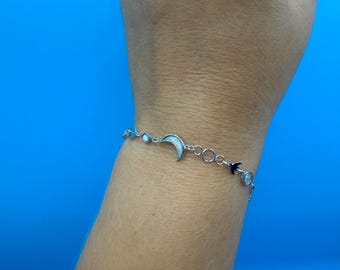 Sterling Silver Crescent Moon Bracelet: Elegant Celestial Jewelry