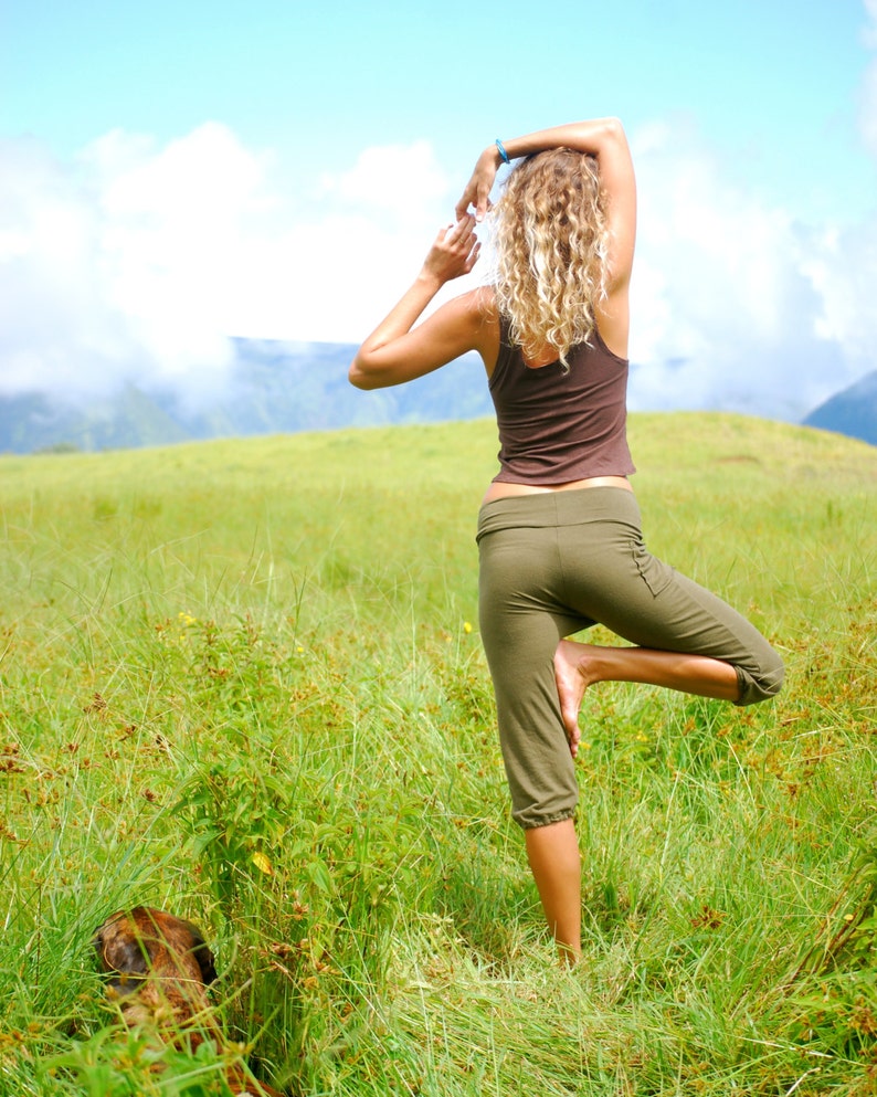 Cropped Capri Pants Yoga Pants Pockets Organic Clothing Eco Friendly Olive Green image 3