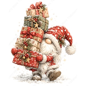 Puede incluir: Un gnomo con una larga barba blanca y un gorro rojo con lunares blancos y un pomp&oacute;n, cargando una pila alta de cinco cajas de regalo envueltas. Los regalos est&aacute;n decorados con cintas, pi&ntilde;as, bayas rojas y adornos de estrellas doradas.
