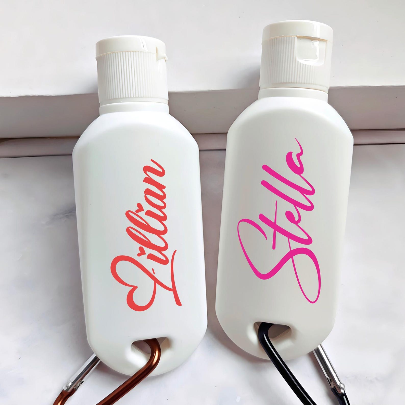 Personalized Wedding Sunscreen Favors – Custom Sunscreen Bottles with Carabiner, Bridal Shower Favors, Sun Protection – Set of 2