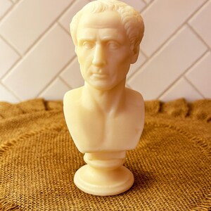 Julius Caesar soy/paraffin candle