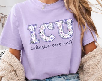 Comfort Colors® IVA-sjuksköterska, sjuksköterskeskjorta, IVS-presenter, vårdkläder, blommig intensivvårdssjuksköterska-t-shirt, intensivvårdssjuksköterska-t-shirt