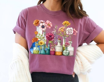 Comfort Colors® Laboratory Shirt, Chemistry Clinical Lab Scientist Gift, Chemist, Medical Tech, Lab Week, Floral Beakers, MSL, MLT, PhD Tee