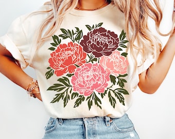 Camisa de peonía linograbada Comfort Colors®, camisa floral Art Nouveau, camisa de flores silvestres estilo cottagecore, peonía bohemia vintage, xilografía para cumpleaños de noviembre