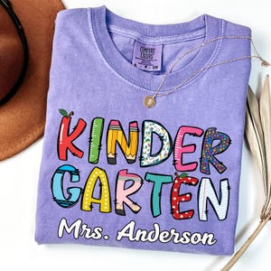 Comfort Colors® Kindergarten Teacher Shirt, Personalized Teacher Shirt,  Elementary School T-shirt, Kindergarten Crew, Teacher Appreciation