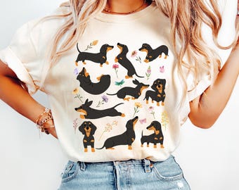 Camisa Comfort Colors® Cottagecore Doxie, mamá de perro salchicha, regalo de perro salchicha, camisa de mamá doxie, regalo para mamá de perro, regalo para amantes de los perros, Navidad con perros salchicha