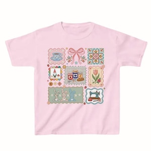 Cottagecore-Patchwork-T-Shirt | Vintage-Tee-Marmeladen-Hasen-Schleifen-T-Shirt | Verspieltes hellrosa Shirt | Geschenk für Bastler und Nähbegeisterte