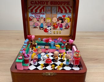Vintage Danbury Mint Peanuts Gang I Love You Music Box Snoopy Charlie Brown