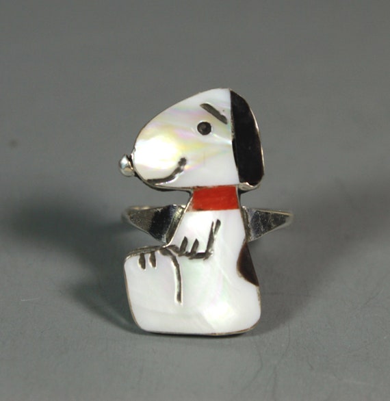 Zuni Snoopy Ring size 7 MOP Coral Shenel Comosona