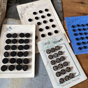 Alte französische Knopfkarten - Perfekter Vintage Aspekt für Nähprojekte ... Couture Kostüm