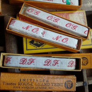 Etichette per bucato francesi d'epoca lettere panno da cucina in lino.... Lettere corsive