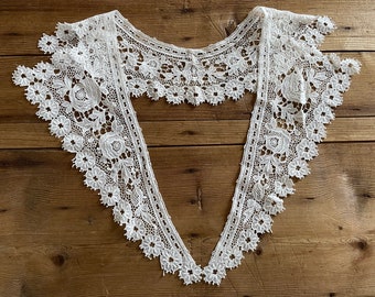 Vintage French Lace Collar - Shawl shape - Dress making - Costume