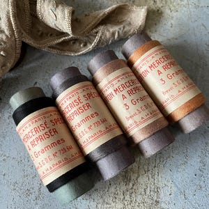 Collezione istantanea di rocchetti francesi con filo 1930 - Rocchetto di filo inutilizzato con etichette di carta originali