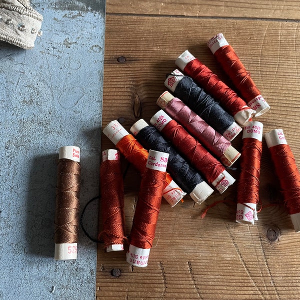 12 rouleaux de fil de soie pure GÜTERMANN & ZWICKY pour broderie