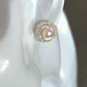 Handmade Camellia pearl earrings / /Bridal Wedding Earrings