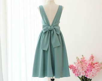 Robe de demoiselle d'honneur dos nu vert sauge Mini robe de cocktail de mariage de fête encolure dégagée sans manches robes d'été