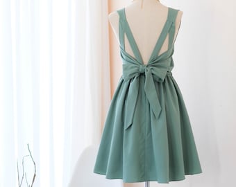 Vestido verde salvia polvoriento, vestidos de dama de honor salvia, vestido corto sin espalda para fiesta de graduación, vestido de cóctel para invitados de boda, vestido con lazo en la espalda