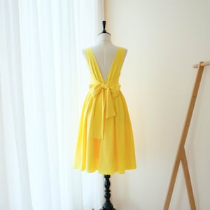 Gelbes Midi Brautjungfer Kleid U-Ausschnitt rückenfrei Partykleid Cocktail-Hochzeitsgast Kleid Gelbes Midikleid