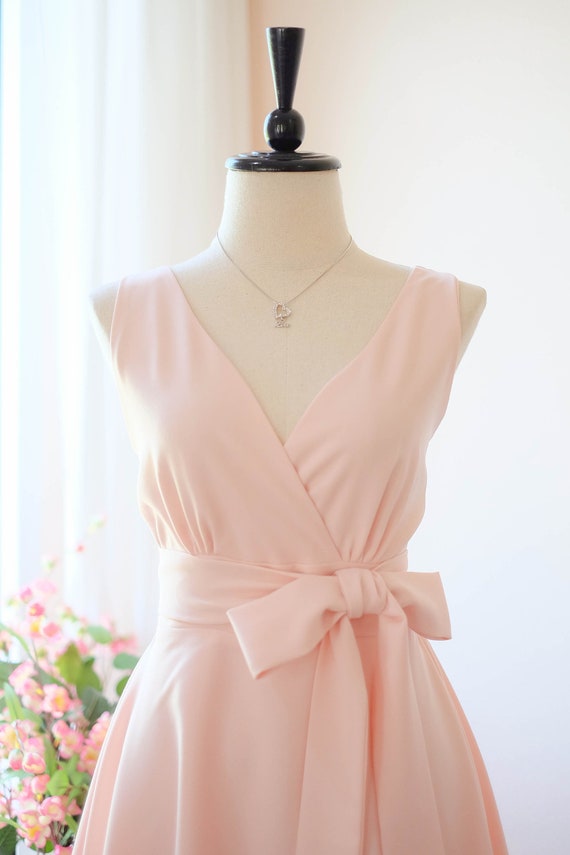 light pink knee length dress Cap Sleeve A Line Pearls Beading Knee Length Peach Pink Short Homecoming  Dresses，220029 main image 1