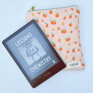 Personalized Quilted Kindle / Kobo Sleeve: Watercolour Peach Print Fabric