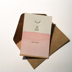 Tarjeta de cumpleaños Letterpress Mini "Feliz Cumpleaños" teñida con acuarela. mini tarjeta de cumpleaños, con regalo, tarjeta con mensaje pequeño, rosa o azul