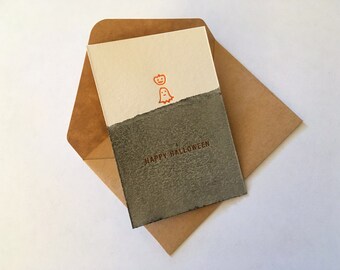 Mini tarjeta Letterpress Halloween - "Jack O' Lantern and Ghost" teñida con acuarela. tarjeta para Halloween, con regalo, tarjeta pequeña