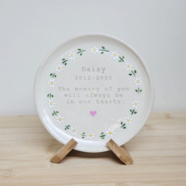 Handthrown Pottery Memorial Plaque: Engraved Name & Hand-Painted Daisies Flowers for Remembrance Keepsake Decoration