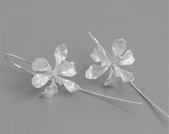S2 Iris Flower Carved Dangle Earrings / 18K Gold Plated  925 Sterling Silver Jewelry / Nature Inspired Minimalist Modern Flower Earrings