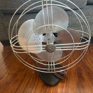 アメリカンヴィンテージ扇風機　レトロ　エマーソン 2025年最新】エマーソン 扇風機の人気アイテム - メルカリ