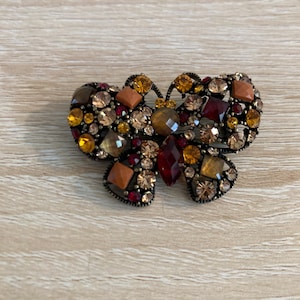 Vintage Amber-Rhinestone Butterfly Brooch – Antique Gold-Tone Insect Pin, Retro Statement Jewelry