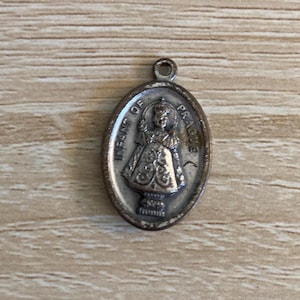 Vintage Catholic Medal – Sacred Heart & Infant of Prague Double-Sided Charm – Religious Pendant – Christian Gift – Faith Jewelry