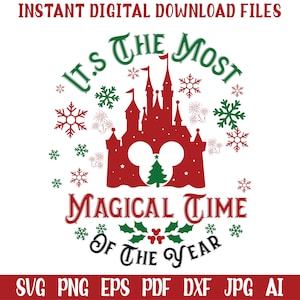 Puede incluir: Una descarga digital con una silueta de castillo rojo, orejas de Mickey Mouse y un árbol de Navidad. El texto dice "It's the Most Magical Time of the Year" con copos de nieve y acentos de acebo. El banner superior dice "Instant Digital Download Files".