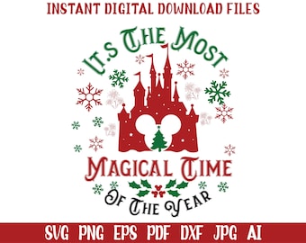 Może przedstawiać: Cyfrowe pobieranie z czerwoną sylwetką zamku, uszami Myszki Miki i choinką. Tekst brzmi "It's the Most Magical Time of the Year" z płatkami śniegu i akcentami ostrokrzewu. Górny baner głosi "Instant Digital Download Files".
