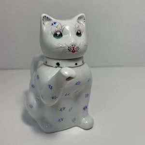 Vintage 1950’s Maneki Neko Lucky Beckoning Teapot/Creamer Dish. Porcelain, hand painted