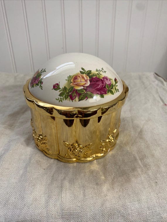Royal Albert country roses trinket box with blue velvet inside