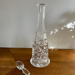Hand Cut Crystal Whiskey Decanter: Czech Made Spirit Carafe
