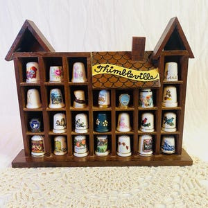 Vintage Enesco “thimbleville” Wood Thimble House Display With 21