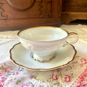 Vintage Edelstein Bavaria Maria‑Theresia Bristol Gold Trim Cup & Saucer Set