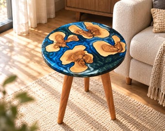 Handgefertigter Couchtisch aus Olivenholz und blauem Harz – runder Tisch mit 50 cm Durchmesser